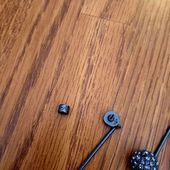 KENNETH COLE Crystal Drop Earrings - Picture 2 of 4